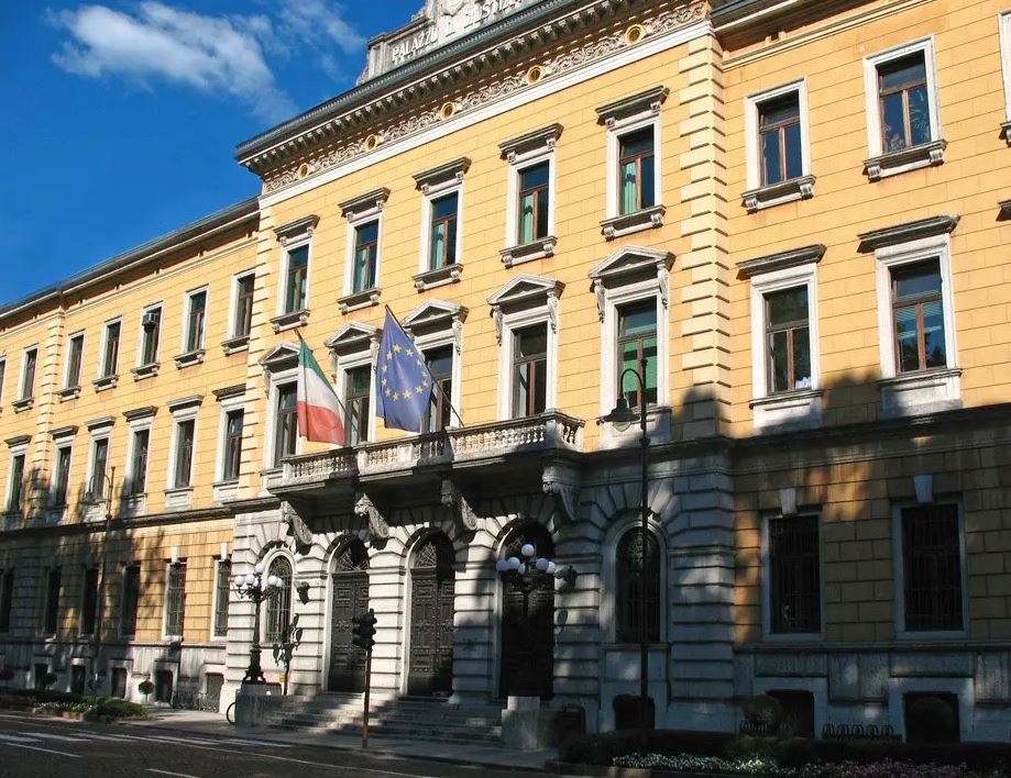 Trento-Palazzo_di_Giustizia-front2.JPG